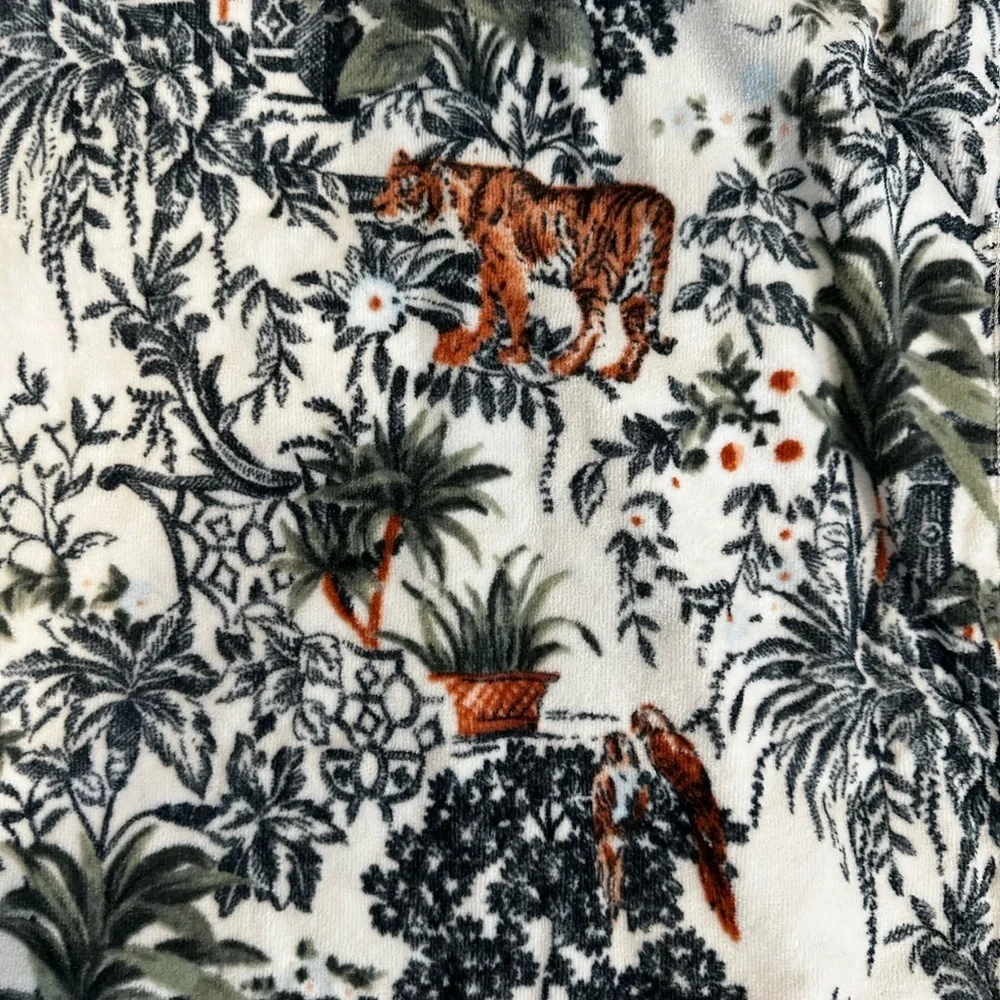 Tropical Print Towel Set with Tigers
